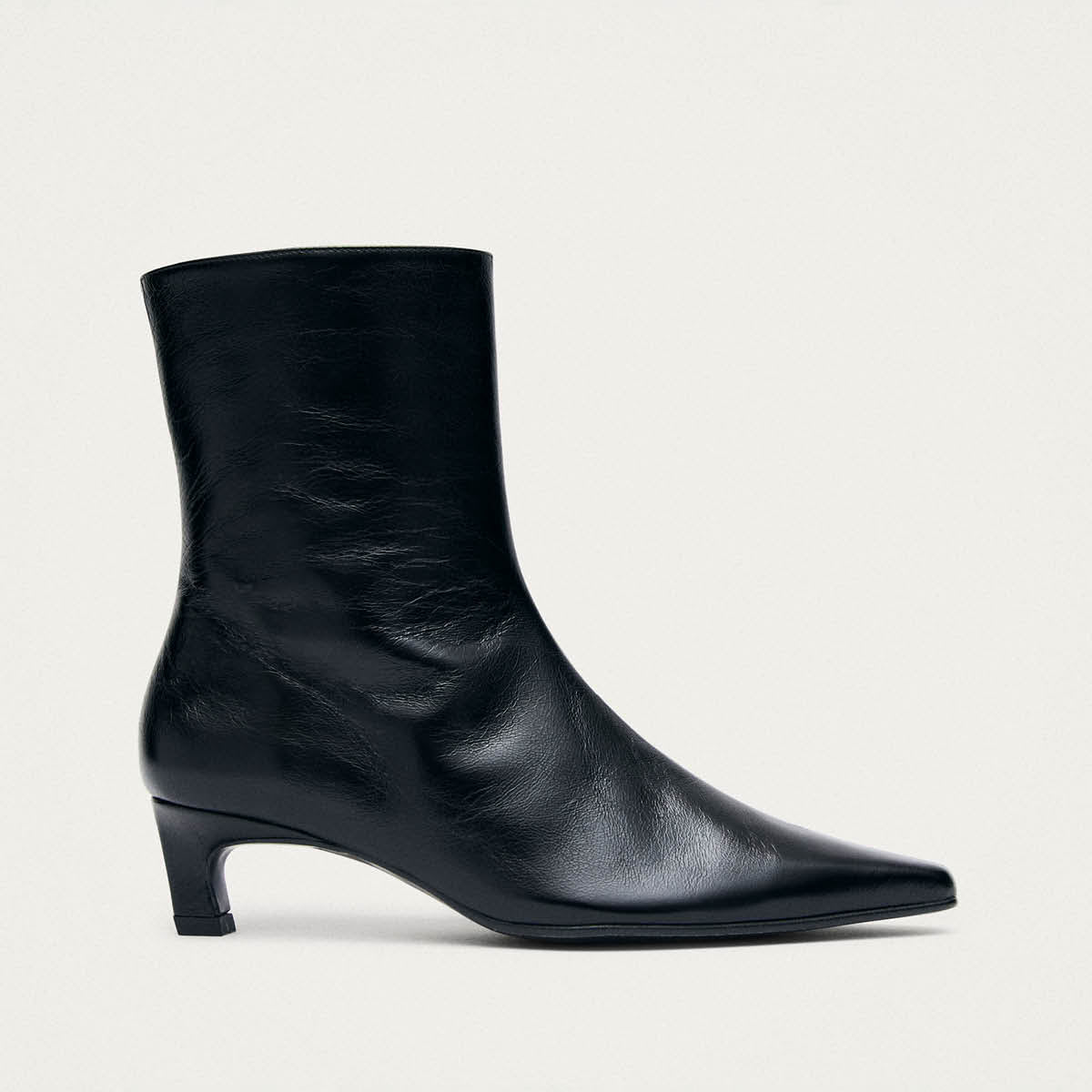 Ambar Rift Black Leather Ankle Boots - Image 3