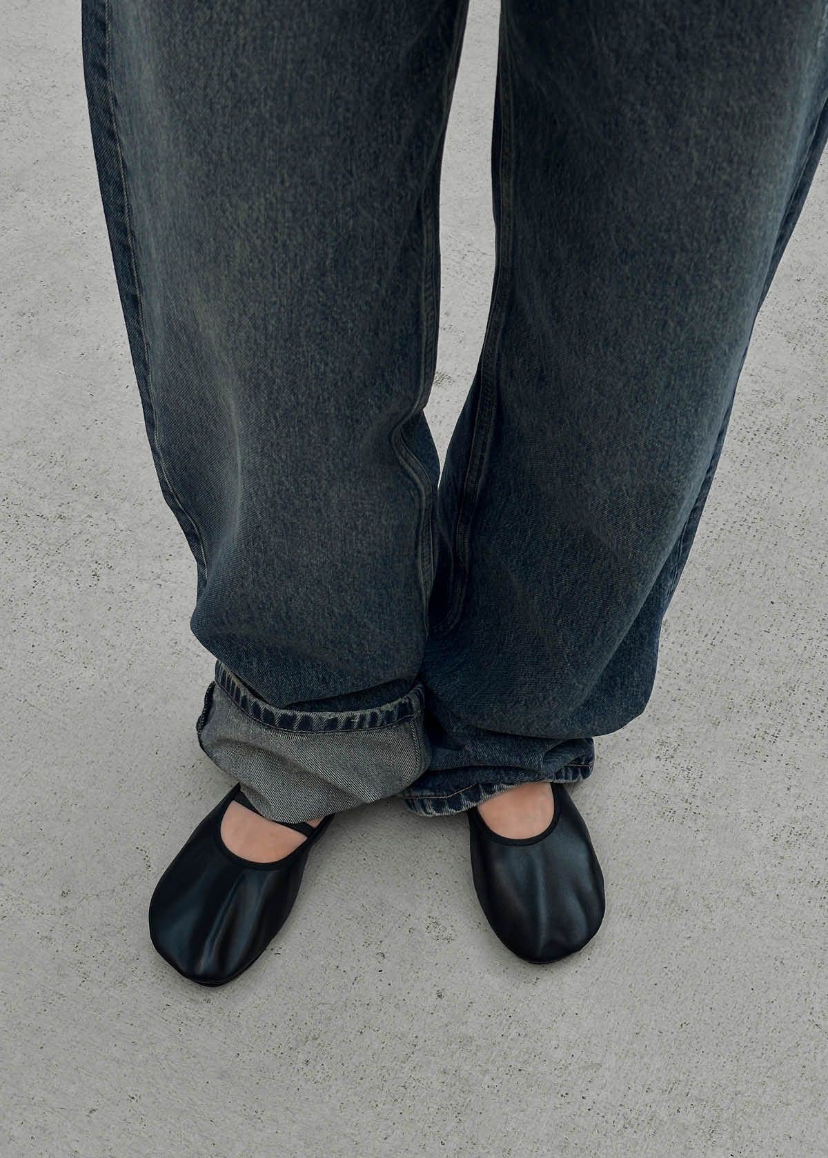 Naira Barefoot Black Leather Ballet Flats - Image 2