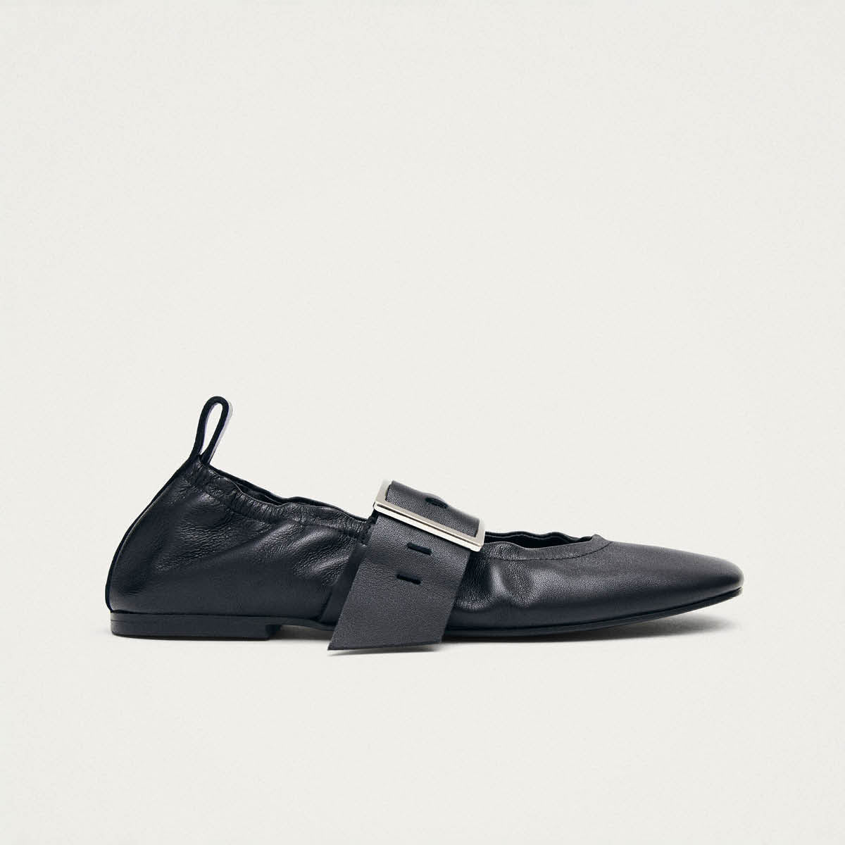 Sarea Black Leather Ballet Flats - Image 3