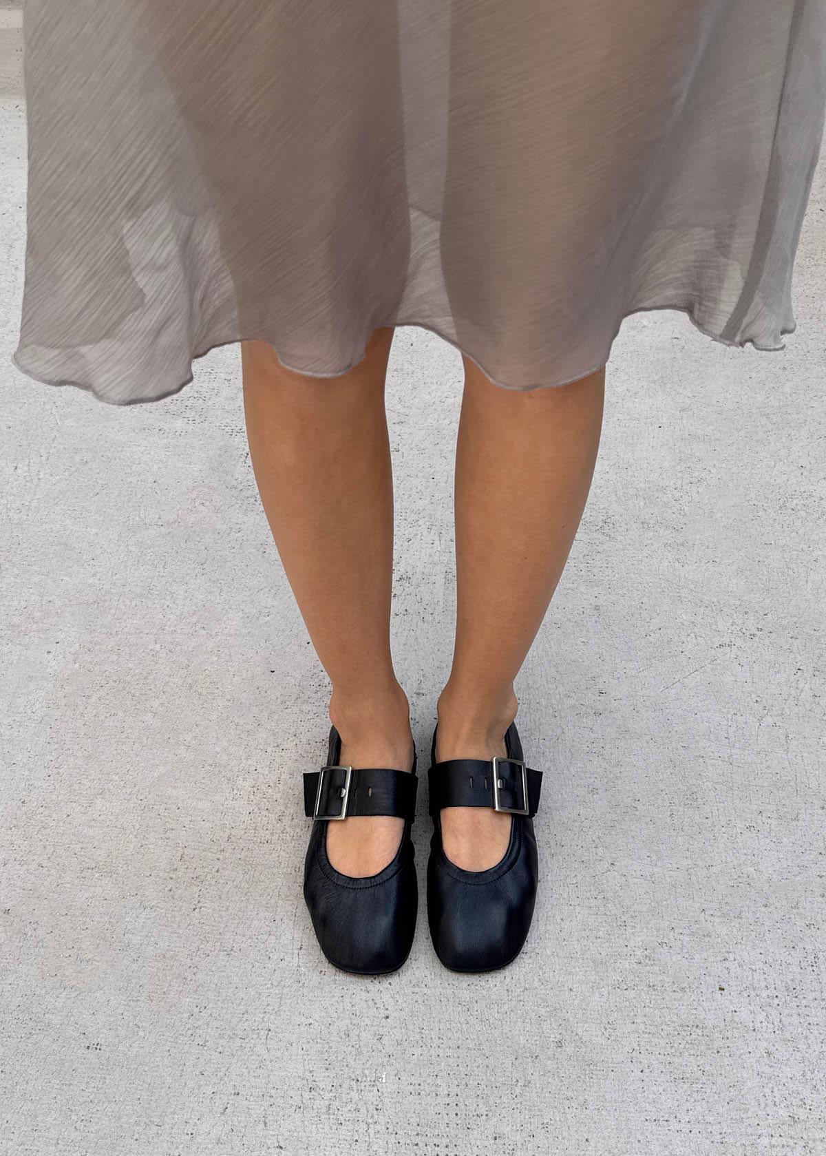 Sarea Black Leather Ballet Flats - Image 2